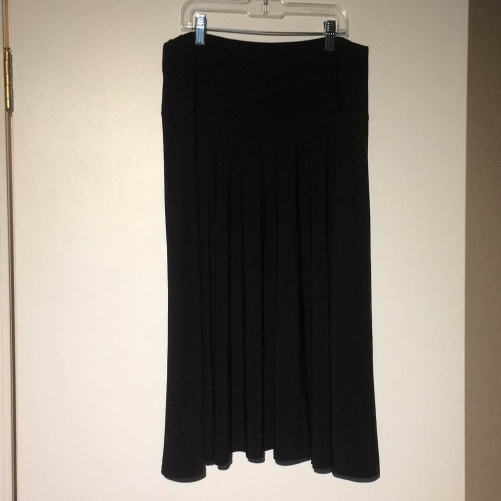 Black a line swing skirt